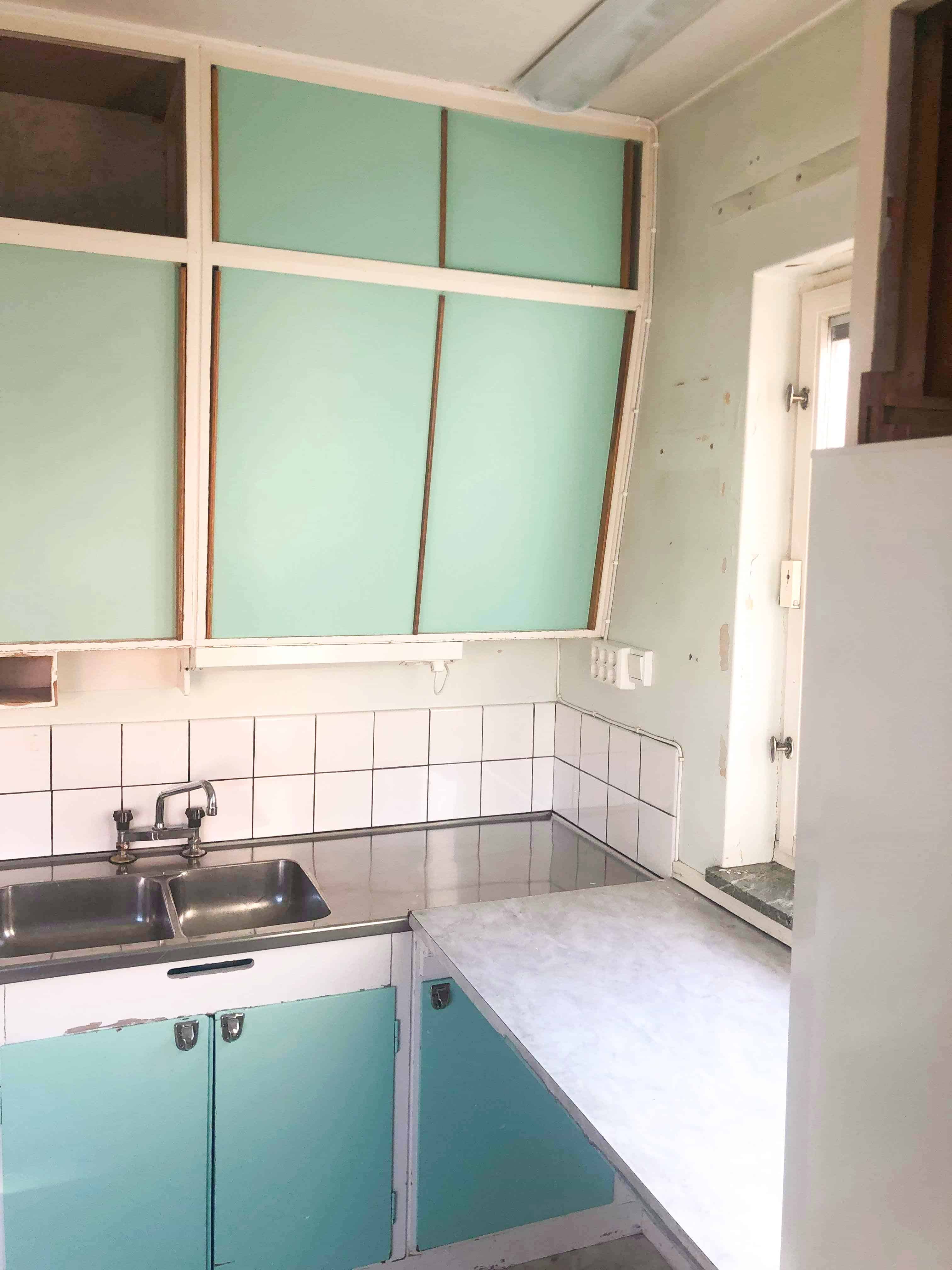 Referensjobb "50-tals kök innan renovering" utfört av Danderyd Hantverksgrupp AB