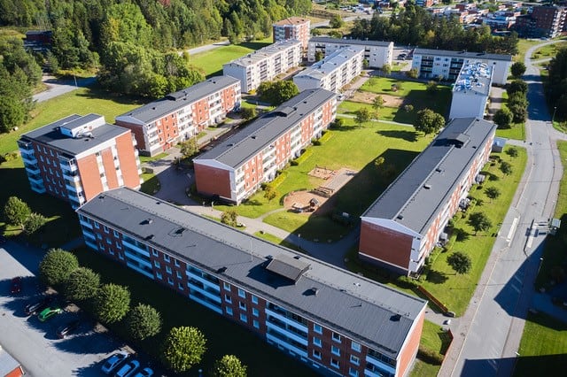 Referensjobb "Omläggning 5 fastigheter åt BRF Mandelblomman" utfört av Villatakexperten i Sverige AB