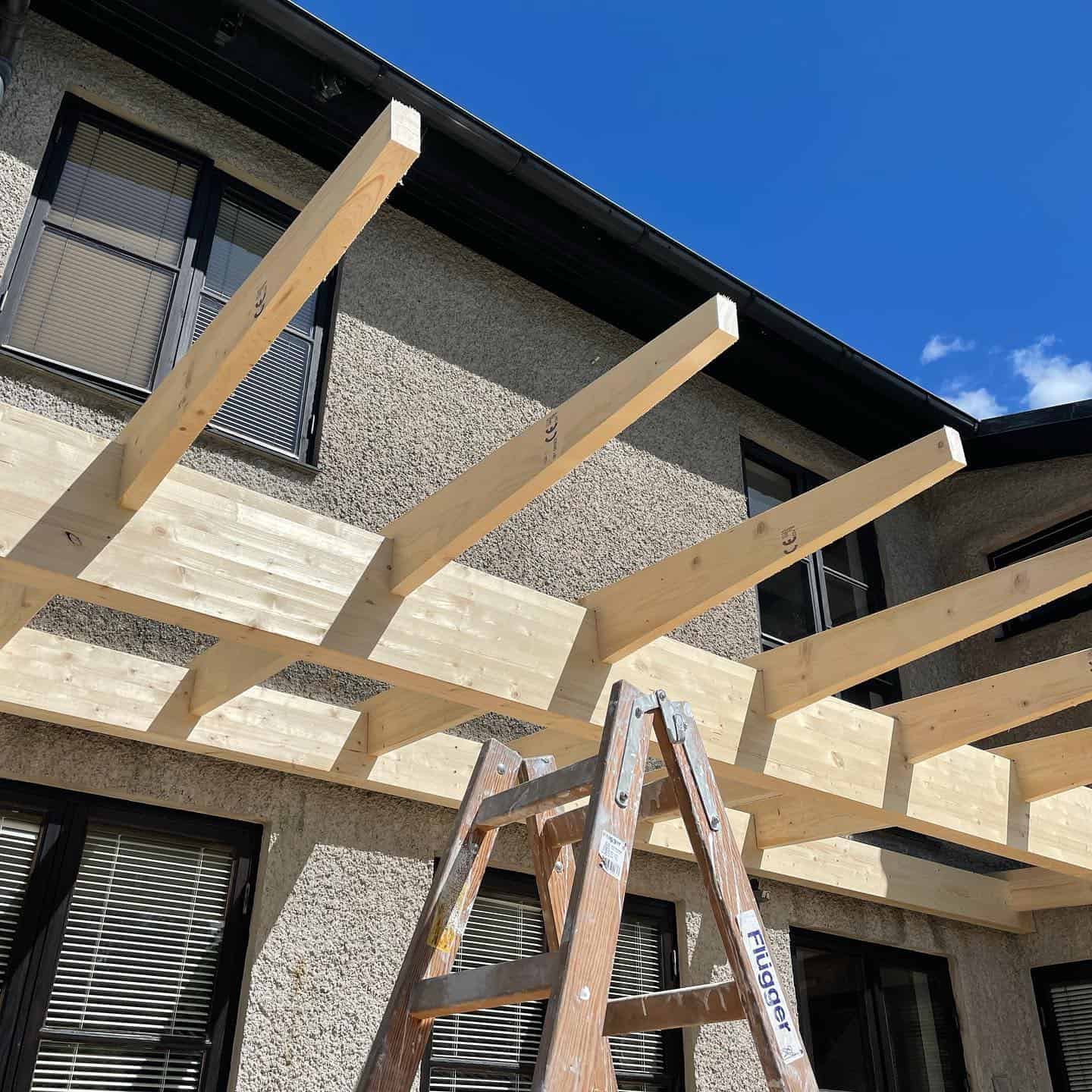 Referensjobb "Bygger en balkong" utfört av Backamöllan Byggnads Aktiebolag