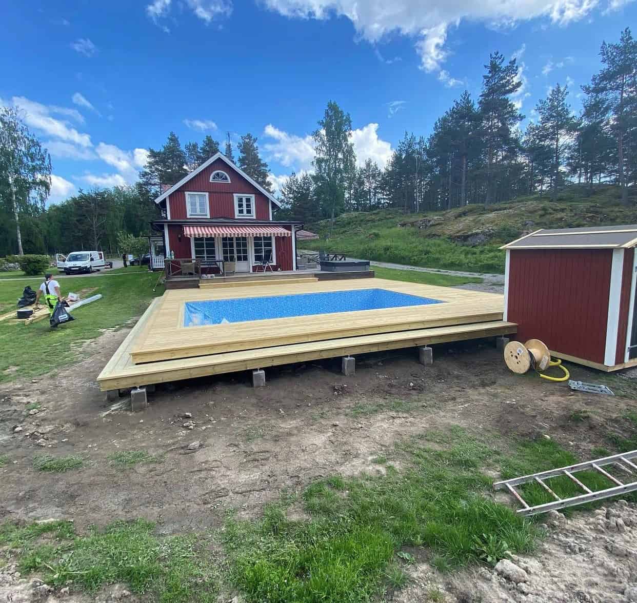 Referensjobb "Pool och pooldäck" utfört av Slusarsson Bygg AB