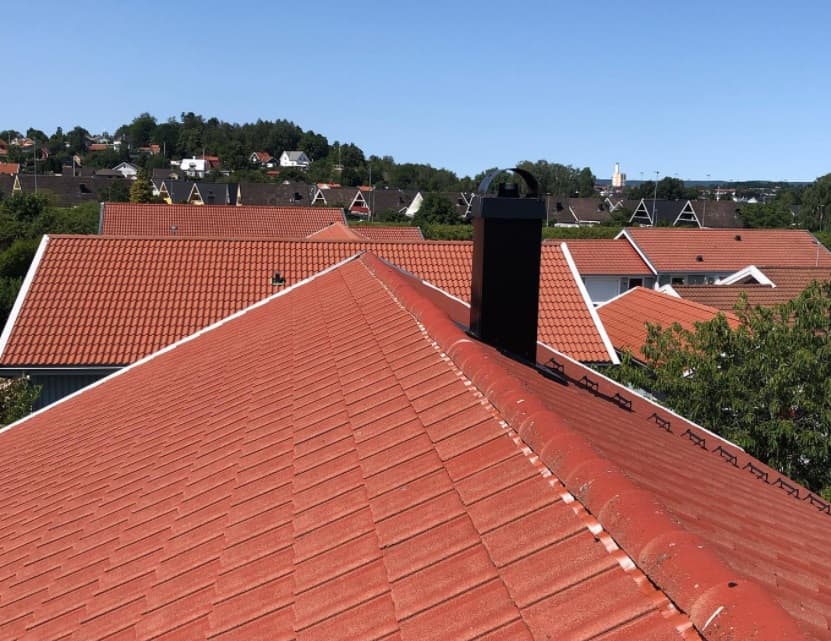 Referensjobb "Tak i Smedby (nocktätning) och översikt av takpannor." utfört av Jimmys Bygg Plåt