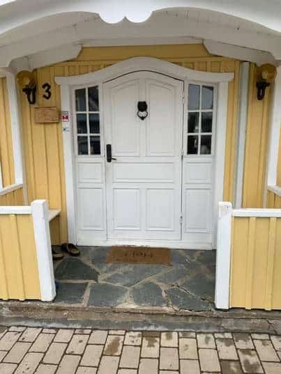 Referensjobb "Renovering samt installation av dörr" utfört av A.J.V. BYGG STOCKHOLM AB