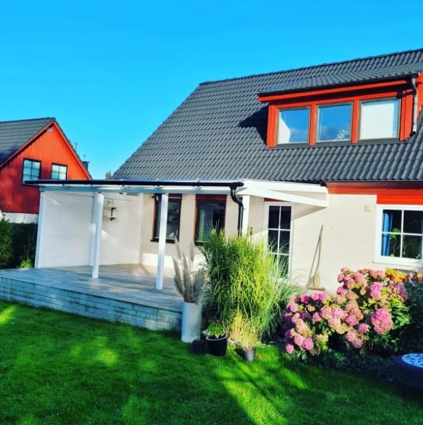 Referensjobb "Vi har byggt ett nytt fräscht altantak åt en kund. Pergola!" utfört av LisanderBygg AB