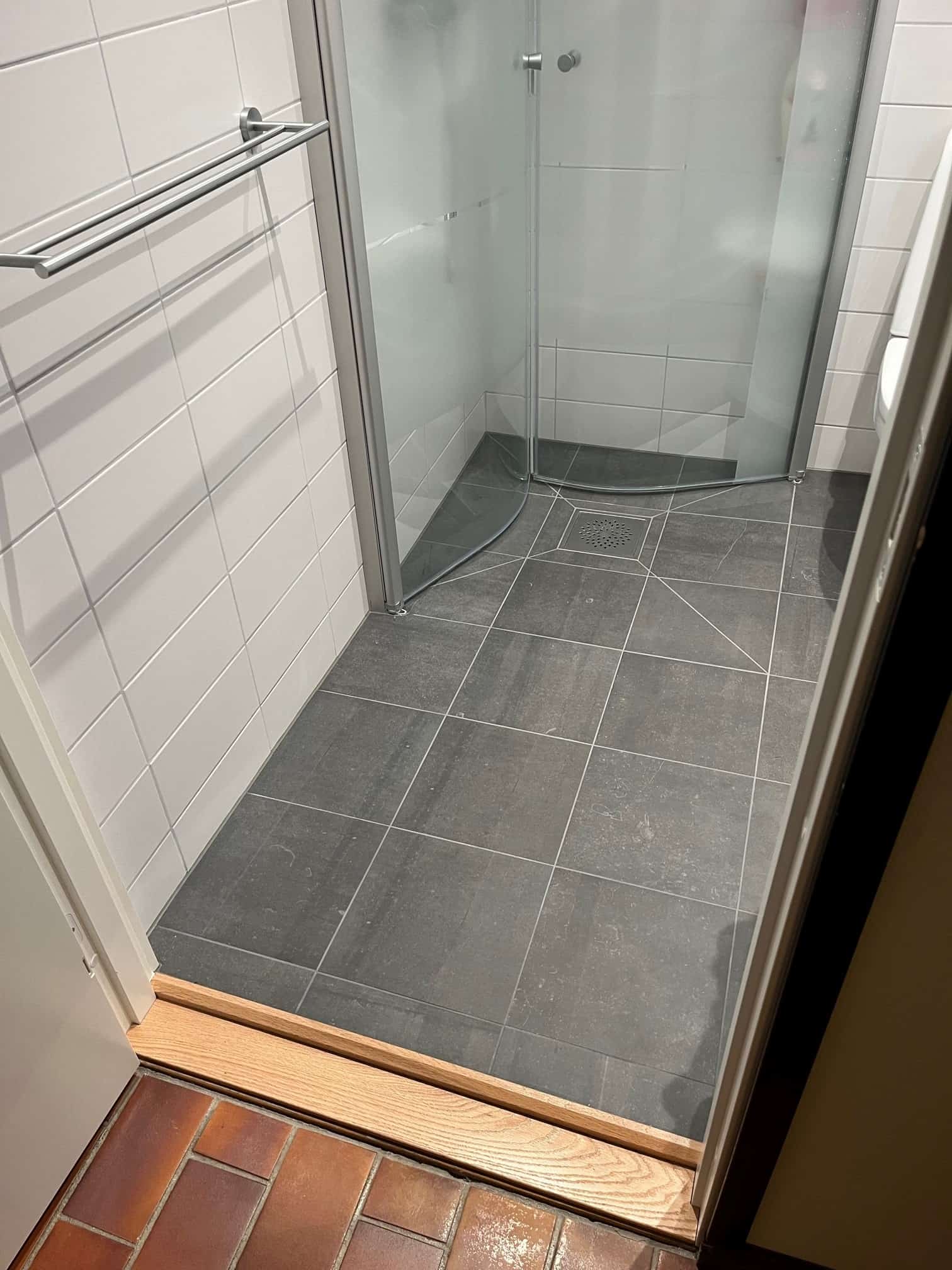 Referensjobb "Badrumsrenovering" utfört av Hittarps Hantverkare AB