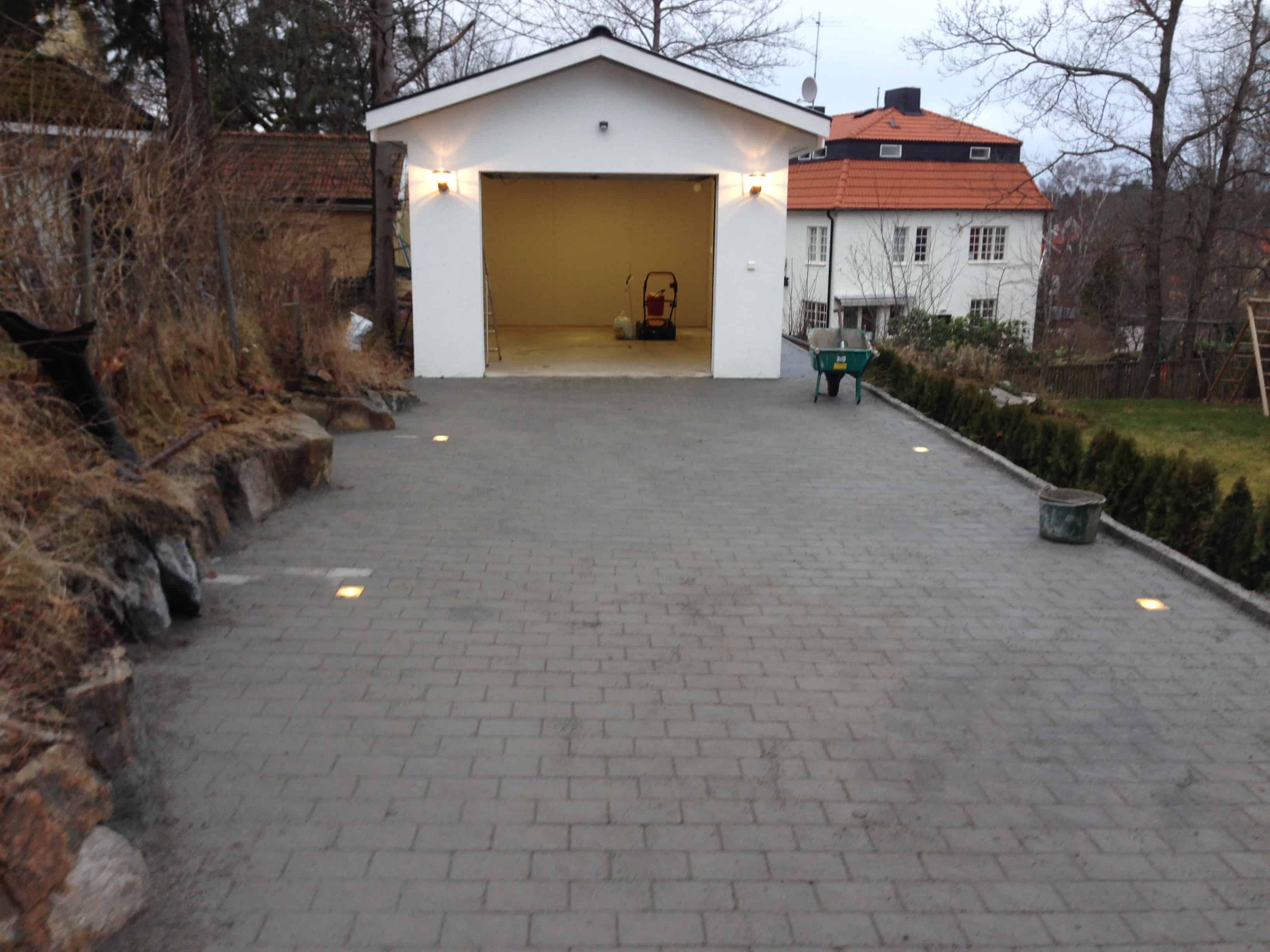 Referensjobb "Garageuppfart" utfört av Stockholms Bygg och Trädgårdsmästeri AB 